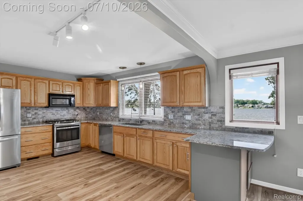 35 N Hulbert Street White Lake Charter Township MI 48386