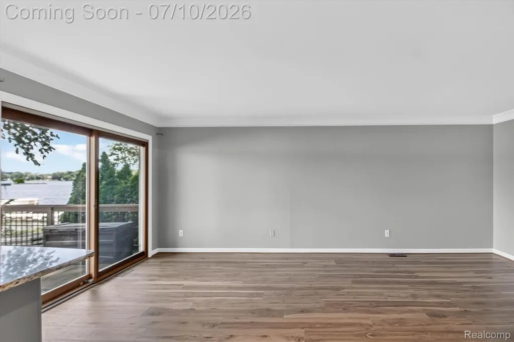 35 N Hulbert Street White Lake Charter Township MI 48386