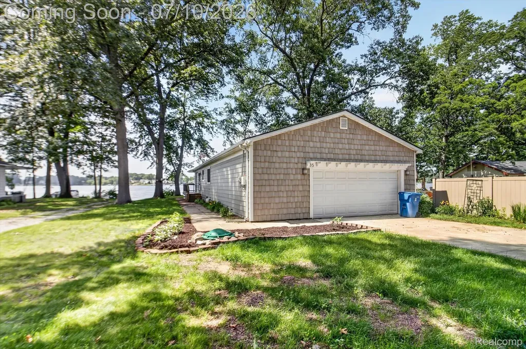 35 N Hulbert Street White Lake Charter Township MI 48386