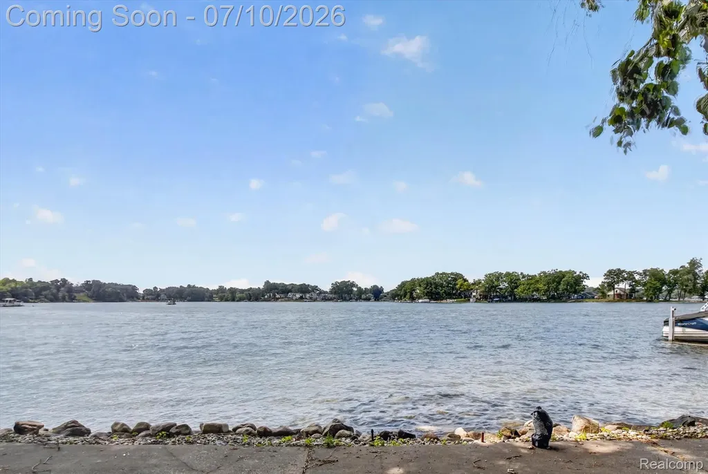 35 N Hulbert Street White Lake Charter Township MI 48386