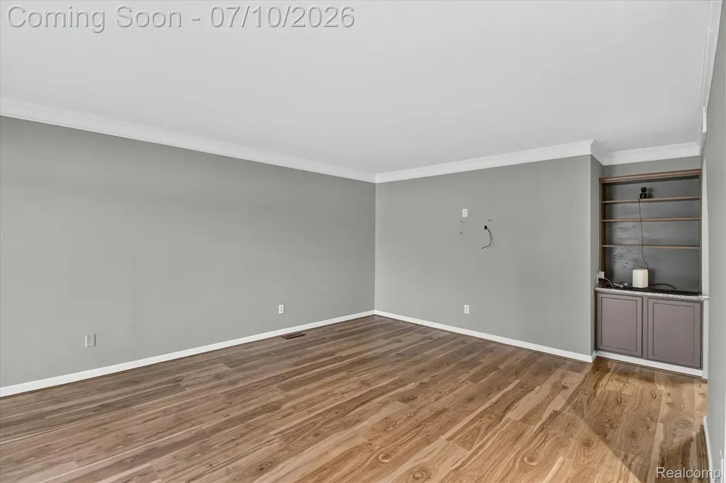 35 N Hulbert Street White Lake Charter Township MI 48386