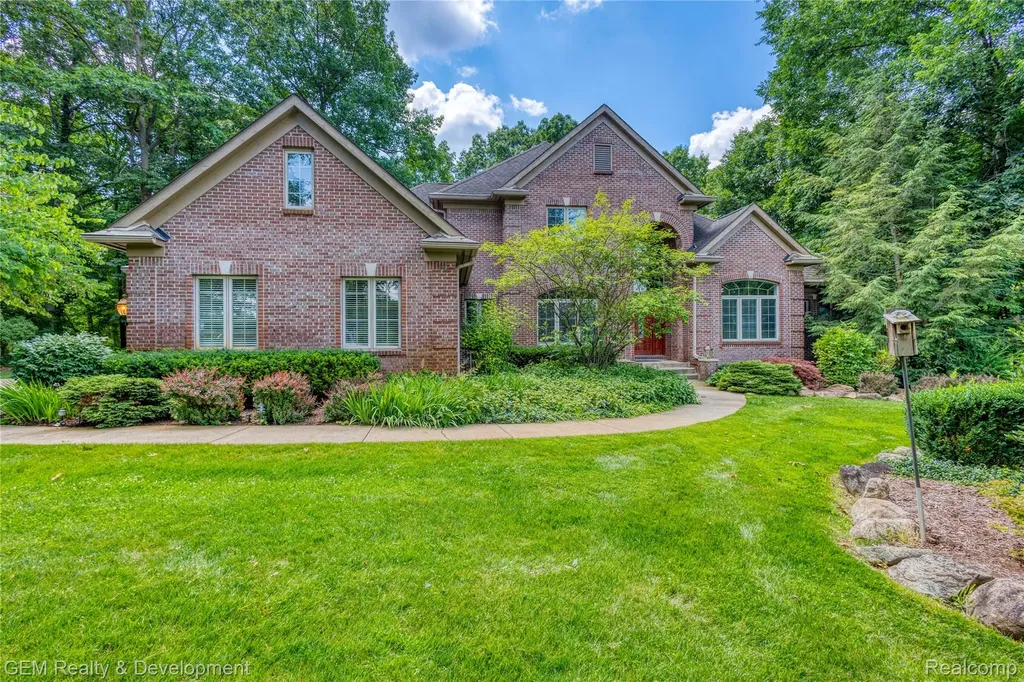 9054 Green Hickory Lane Tyrone Township MI 48430