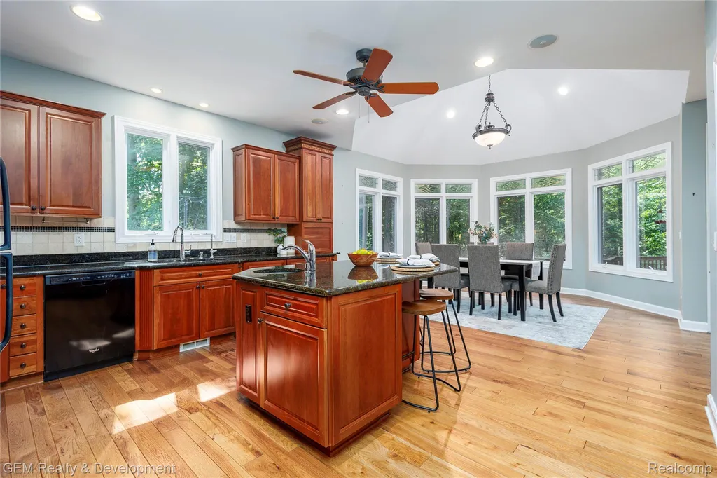 9054 Green Hickory Lane Tyrone Township MI 48430