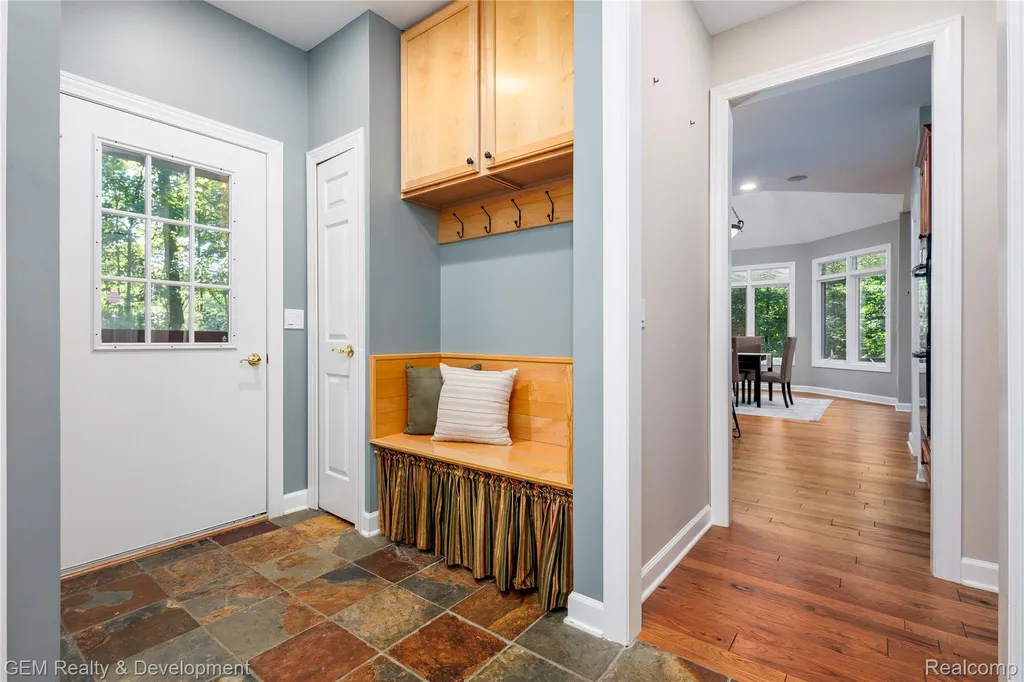 9054 Green Hickory Lane Tyrone Township MI 48430