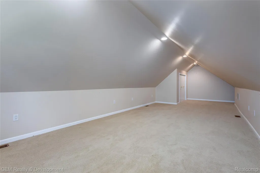 9054 Green Hickory Lane Tyrone Township MI 48430