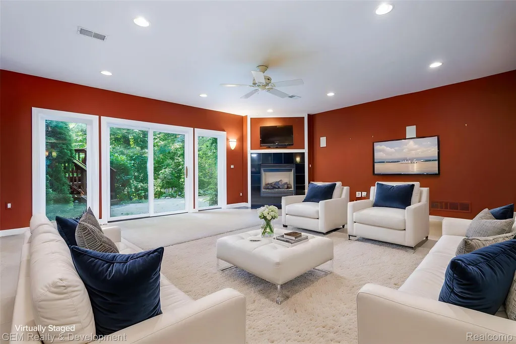 9054 Green Hickory Lane Tyrone Township MI 48430
