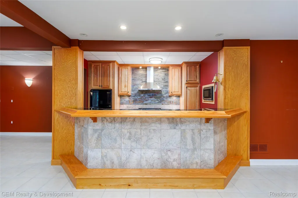 9054 Green Hickory Lane Tyrone Township MI 48430