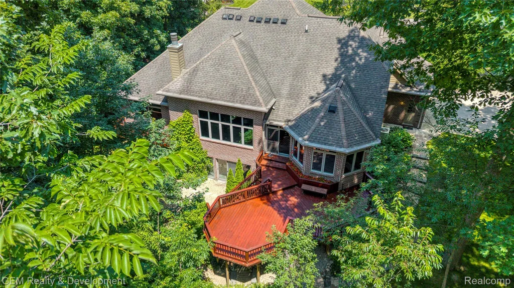 9054 Green Hickory Lane Tyrone Township MI 48430