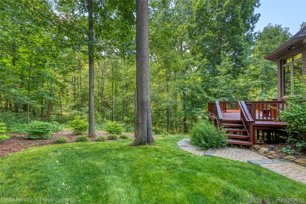 9054 Green Hickory Lane Tyrone Township MI 48430