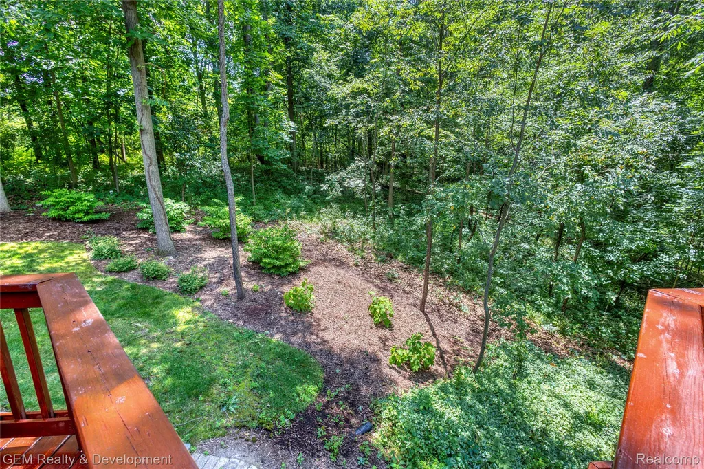 9054 Green Hickory Lane Tyrone Township MI 48430