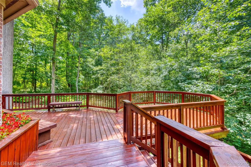 9054 Green Hickory Lane Tyrone Township MI 48430