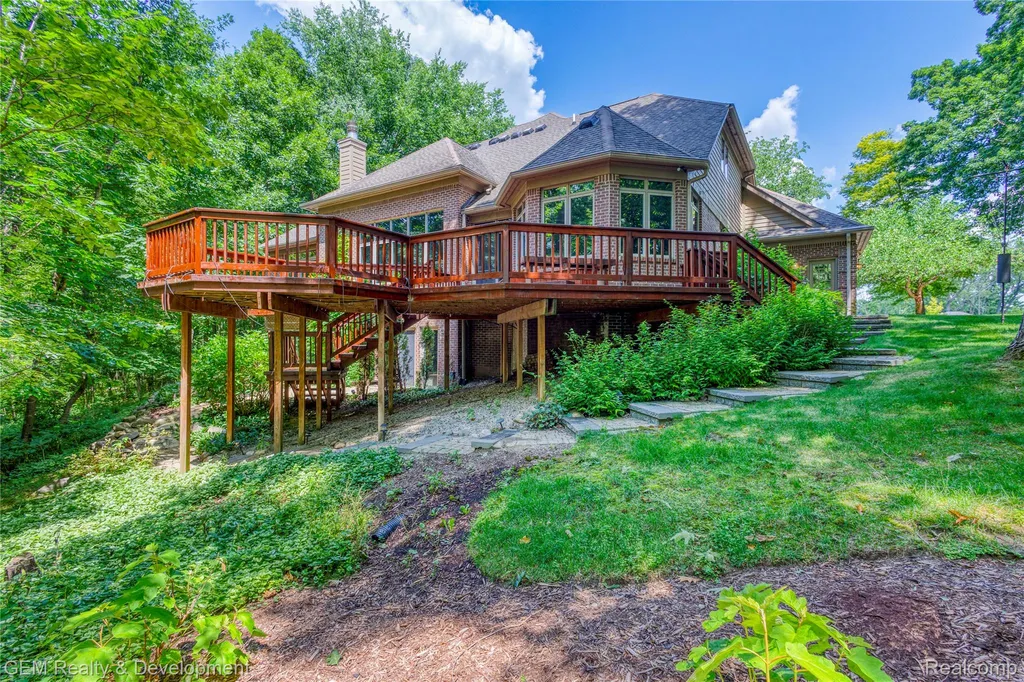 9054 Green Hickory Lane Tyrone Township MI 48430