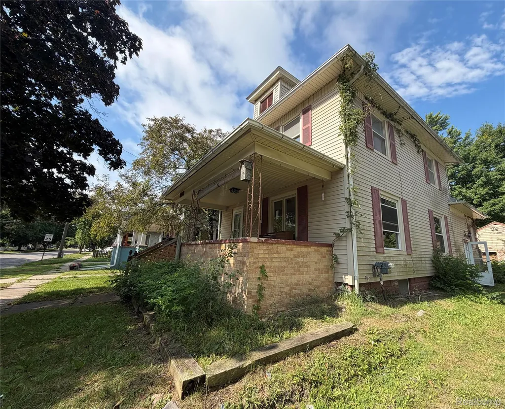 808 Division Street Owosso City MI 48867