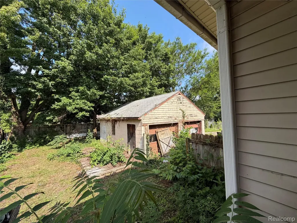 808 Division Street Owosso City MI 48867