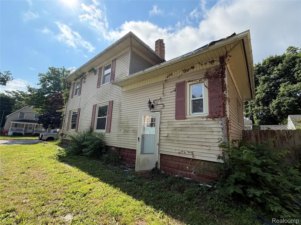 808 Division Street Owosso City MI 48867