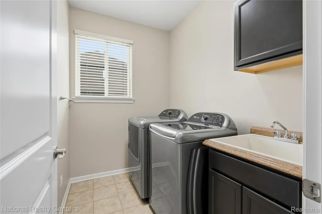 52347 Ferndale Drive Lyon Charter Township MI 48167