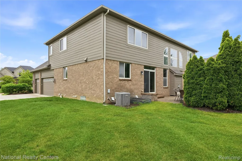 52347 Ferndale Drive Lyon Charter Township MI 48167