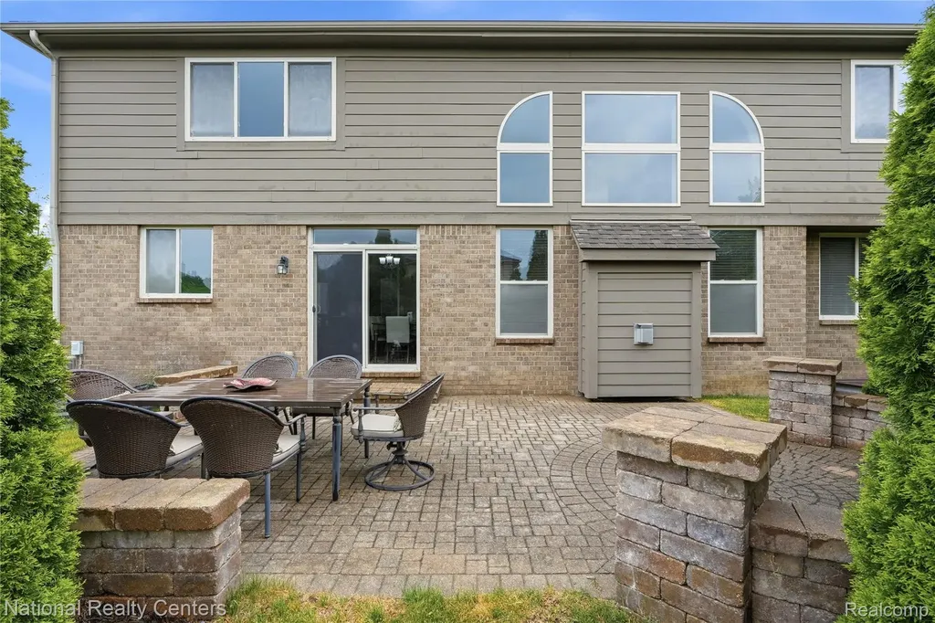 52347 Ferndale Drive Lyon Charter Township MI 48167