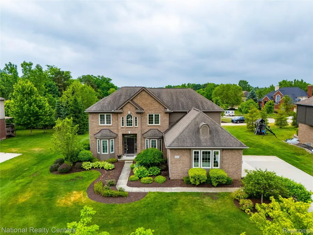 52347 Ferndale Drive Lyon Charter Township MI 48167