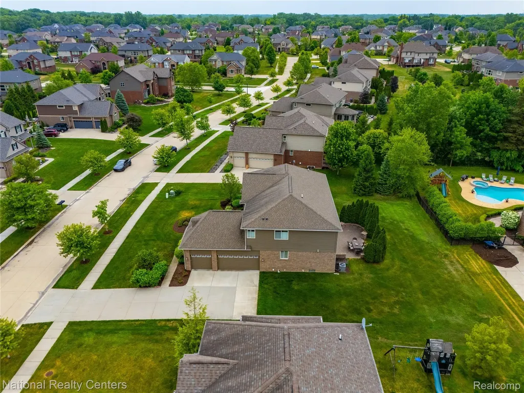52347 Ferndale Drive Lyon Charter Township MI 48167