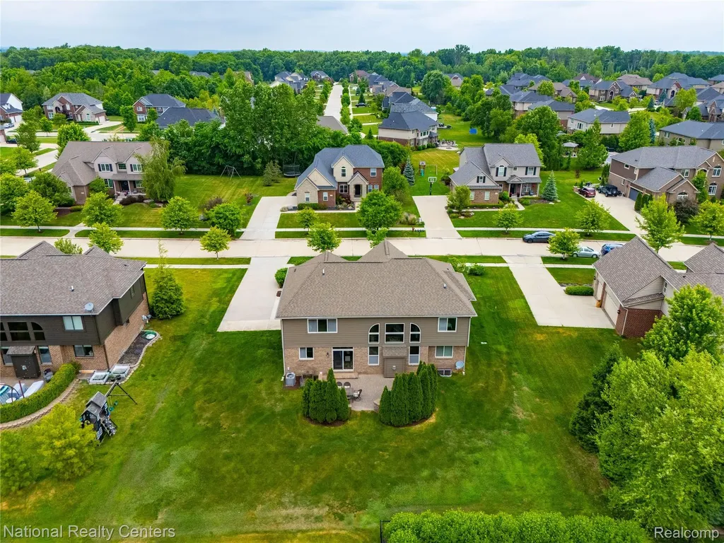 52347 Ferndale Drive Lyon Charter Township MI 48167