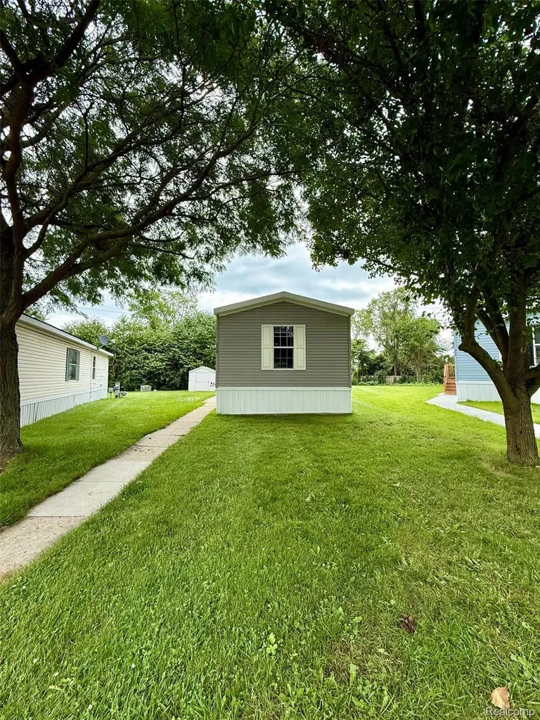 258 Diamond Circle Northfield Township MI 48189