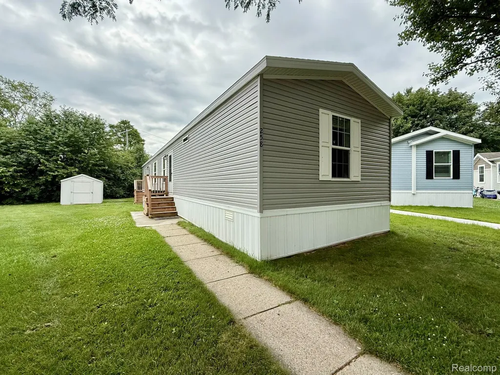 258 Diamond Circle Northfield Township MI 48189