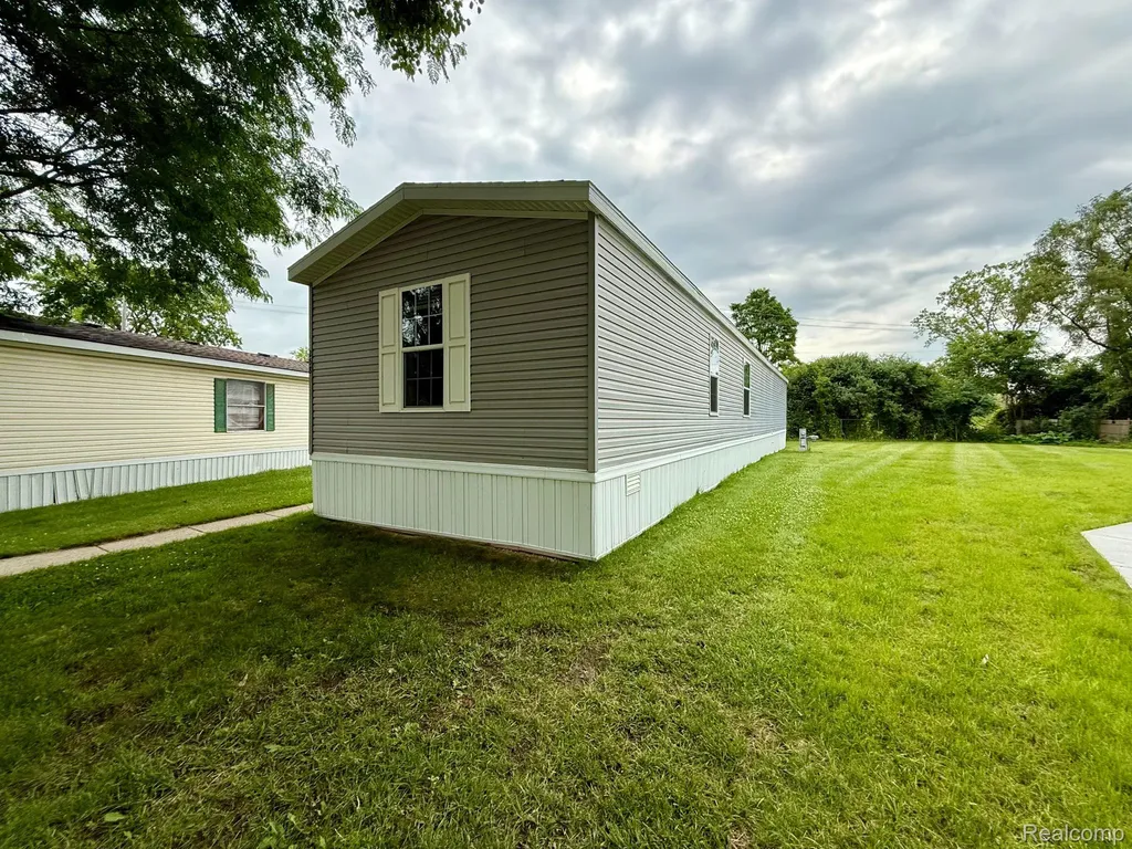 258 Diamond Circle Northfield Township MI 48189