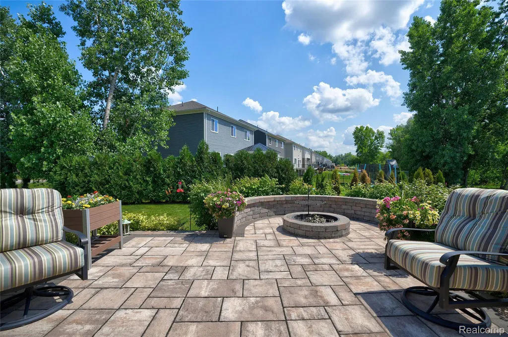 322 Hidden River E Holly Township MI 48442