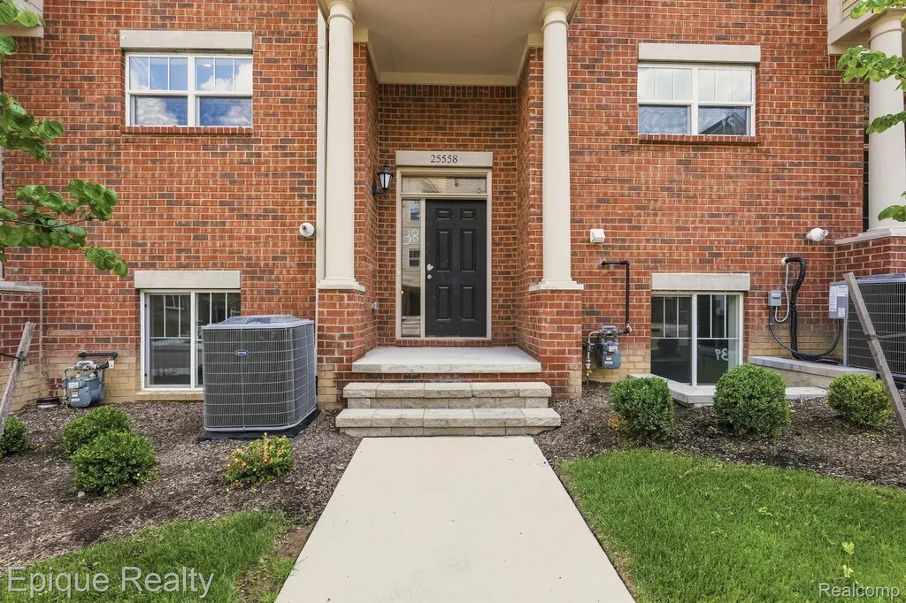 25558 Grandview Lane Novi City MI 48375