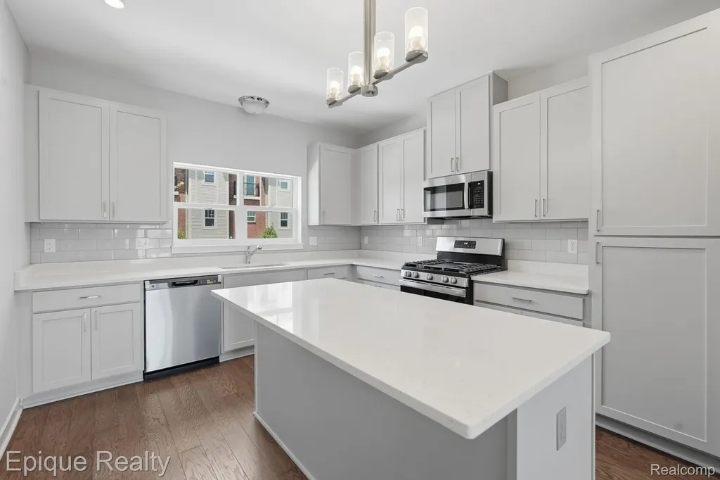 25558 Grandview Lane Novi City MI 48375
