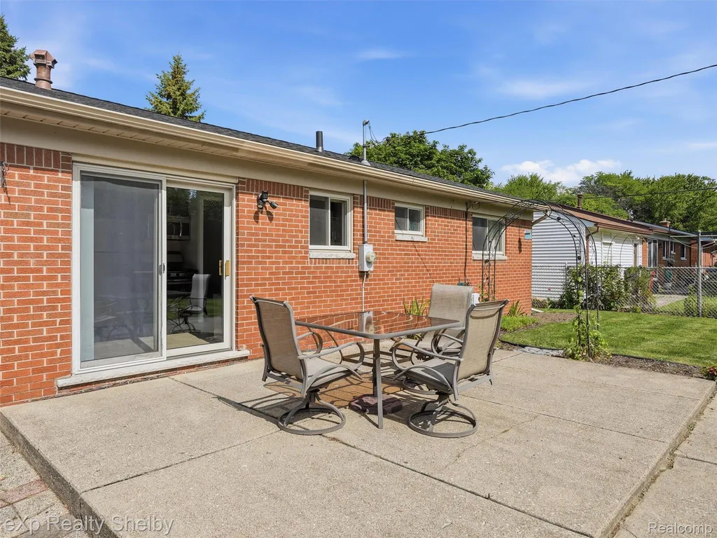 36346 Winterset Drive Clinton Charter Township MI 48035