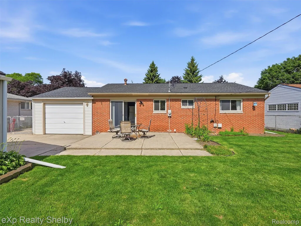 36346 Winterset Drive Clinton Charter Township MI 48035