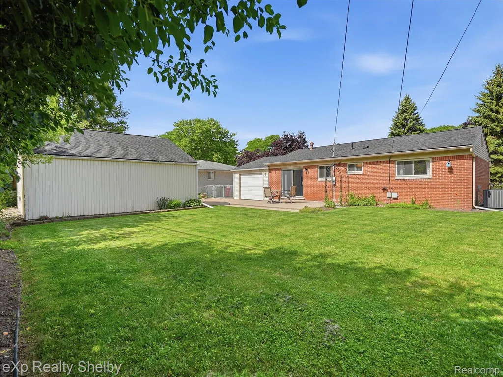 36346 Winterset Drive Clinton Charter Township MI 48035