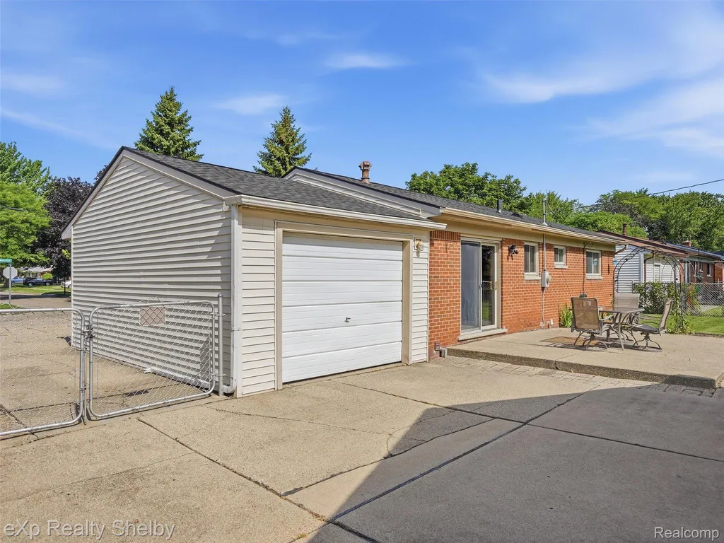 36346 Winterset Drive Clinton Charter Township MI 48035
