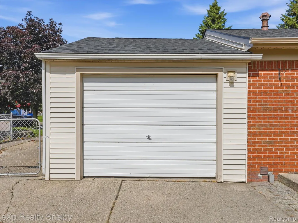 36346 Winterset Drive Clinton Charter Township MI 48035
