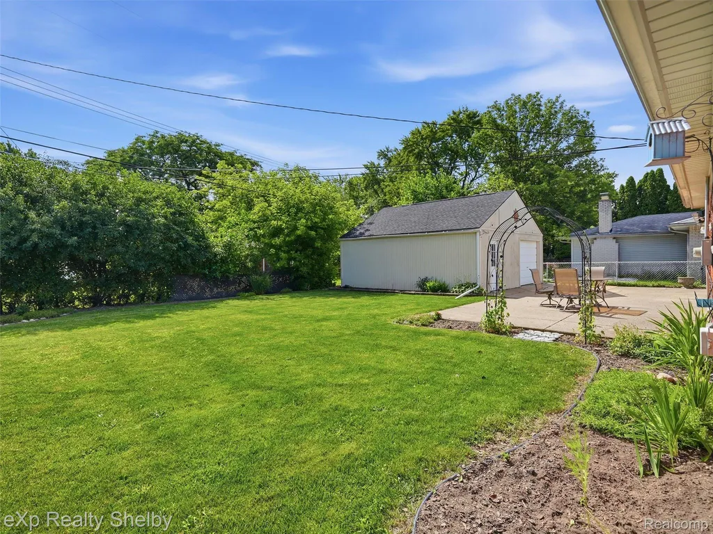 36346 Winterset Drive Clinton Charter Township MI 48035