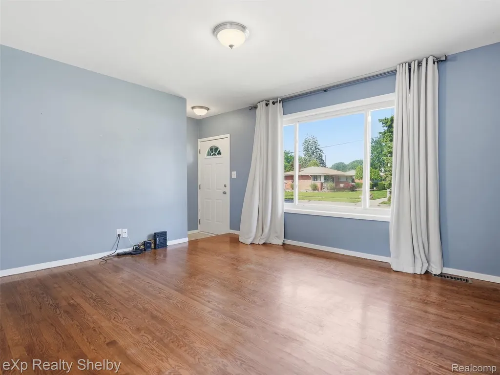 36346 Winterset Drive Clinton Charter Township MI 48035