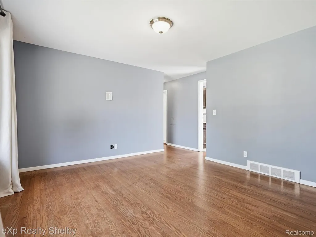 36346 Winterset Drive Clinton Charter Township MI 48035