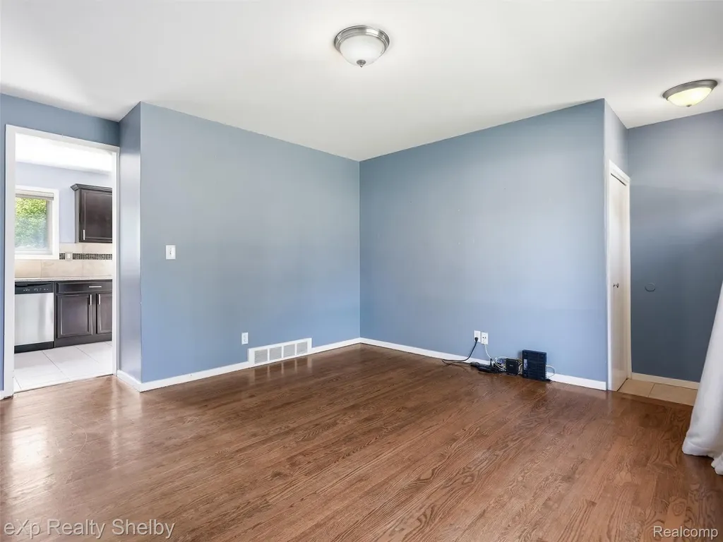 36346 Winterset Drive Clinton Charter Township MI 48035