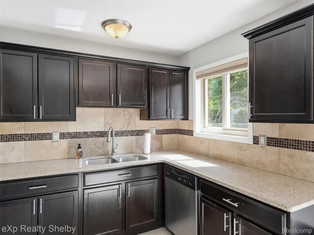 36346 Winterset Drive Clinton Charter Township MI 48035