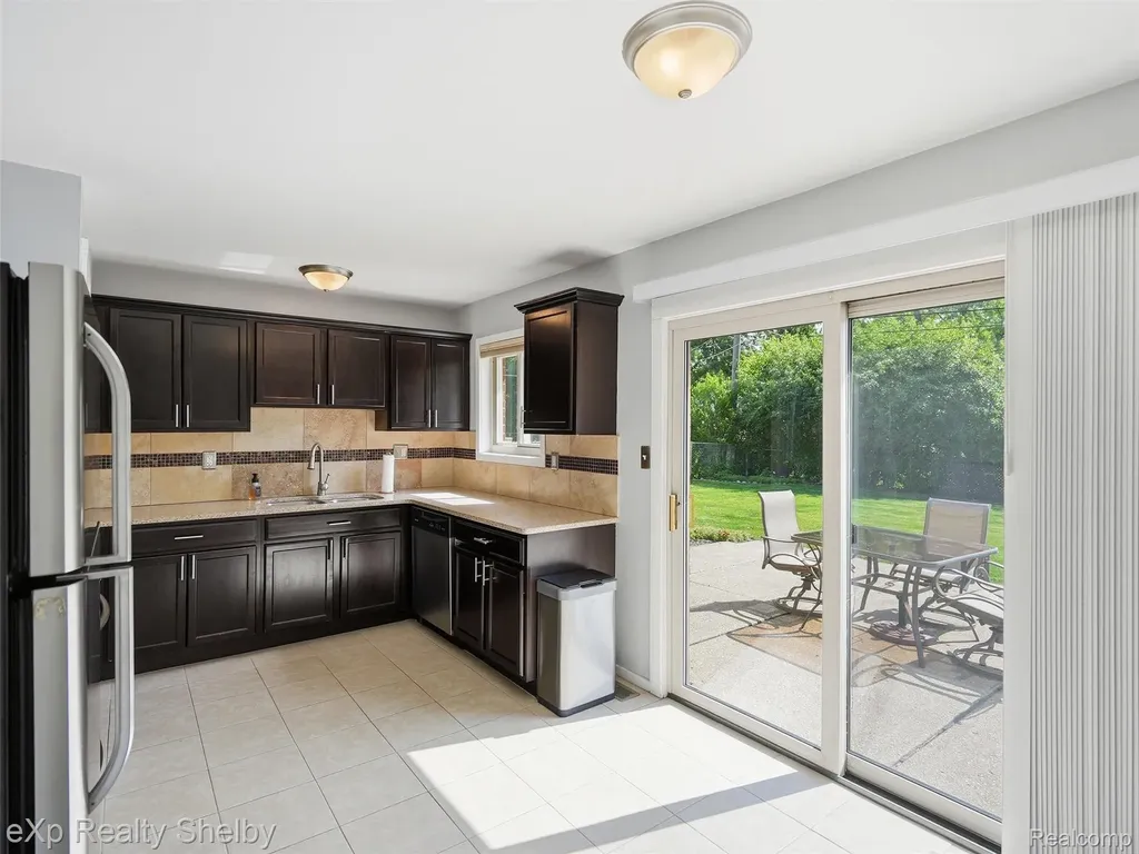 36346 Winterset Drive Clinton Charter Township MI 48035