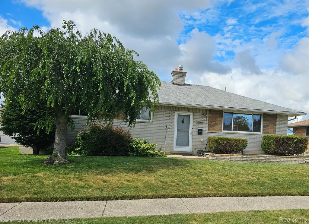34032 Blackfoot Street Westland City MI 48185