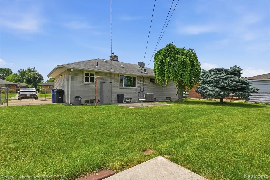 34032 Blackfoot Street Westland City MI 48185