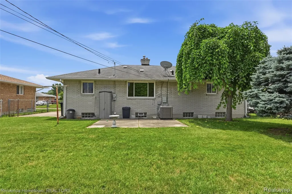 34032 Blackfoot Street Westland City MI 48185