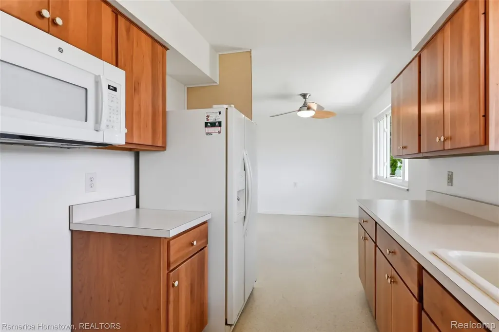 34032 Blackfoot Street Westland City MI 48185