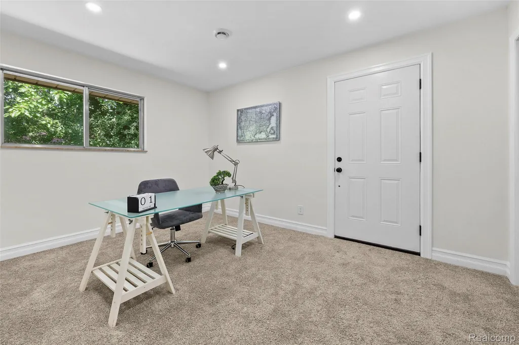 25555 Forestview Drive Southfield City MI 48033