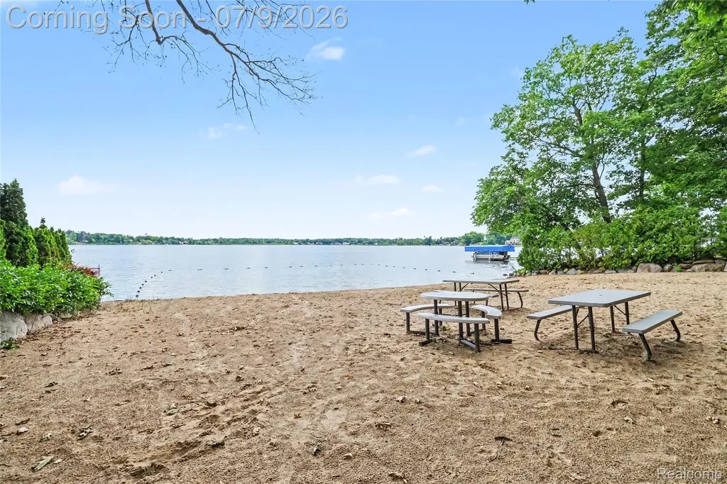3544 Woodridge Drive Genoa Township MI 48843