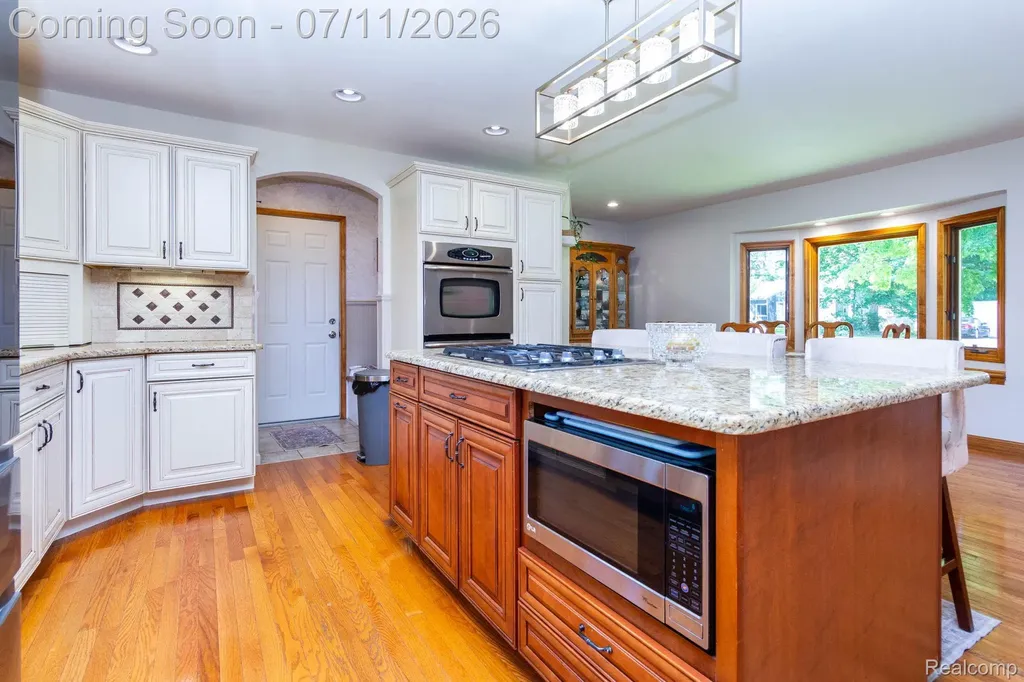 6345 Lanman Drive Waterford Charter Township MI 48329
