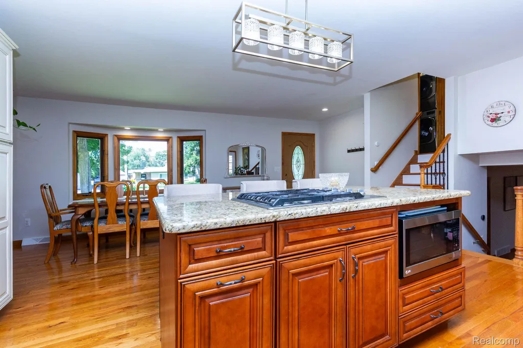 6345 Lanman Drive Waterford Charter Township MI 48329